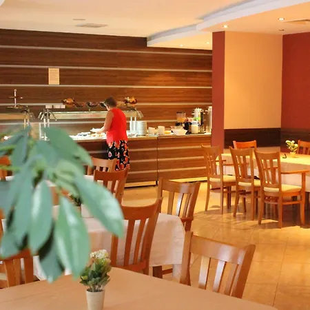 Hotel Opal